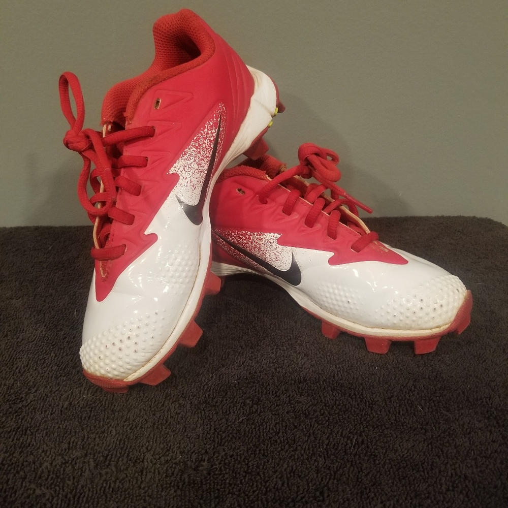 Boys Nike baseball cleats